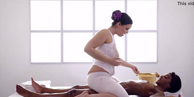 Massage Rooms Sofia Lee rubs big naturals on British ebony babe Asia Rae