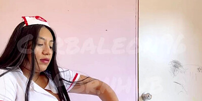 Trabajo en un hospital y me dan a un paciente especial, me dijeron que lo tratara bien y eso hice?