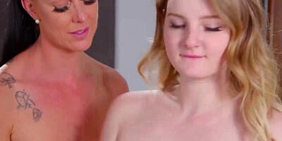 Ravishing brunette MILF seduces her cute blonde stepdaughter into lesbian lovemaking
