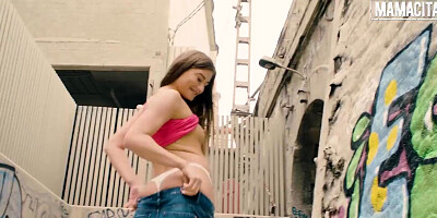 Exhibitionist Babe Sarah Sultry Oiled & Fucked On Public Alley By Big Dick - MAMACITAZ