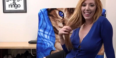 Splendid cougar Lauren Phillips is riding cock in POV-style hardcore scene