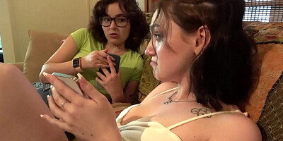 I Act Like An Expert Because I Just Wanna Fuck My Two Stupid Stepsis - Leana Lovings