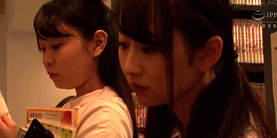 Secretly Lesbian Fuck with their favorite scissoring position - 4