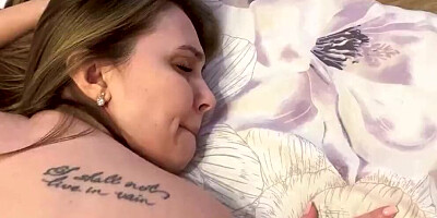 After such a fat creampie, a beautiful stepmom will definitely get pregnant