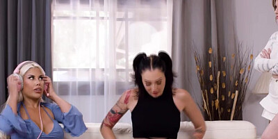 Melody inivtes her girls to have threesome lesbian sex
