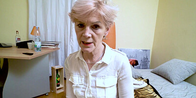 Loira Velha Tem Sua Buceta Aumentada Por Este Jovem