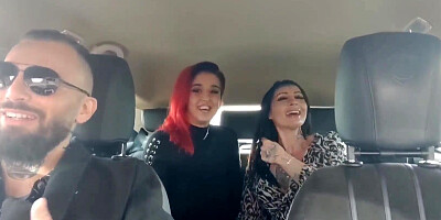 Ladymuffin and Ghosthardwave play sluts in the car