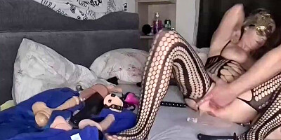 MILF in stockings masturbates and gets fucked on live webcam show