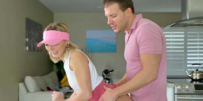 Blonde MILF gets a lesson about golf and pussy pounding