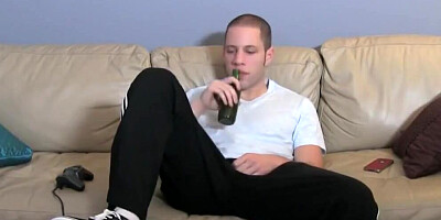 ZOEY HOLLWAY FUCK AND KISS