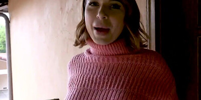 Ivy Lebelle blows that man after having her pussy licked