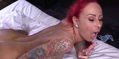 MILF with red hair pleases her masked client