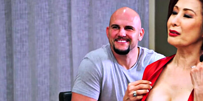 An old Mature Lady Gets Fucked From A Younger Bald Man