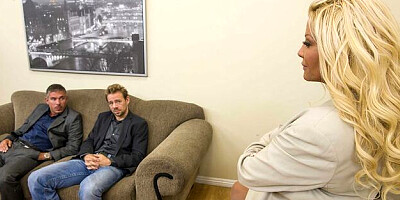 Voluptuous Jr's double blowjob dirt