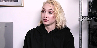 Security officer is shafting the pussy of a busty blonde on his desk