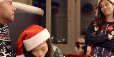 [WHITE SUMMER DAD!] THICK WHITE MILFS CHEATED FOR SUMMER WHITED - WHITE GUY