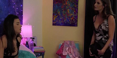 Sex Addict Teen Shows Stepmom how she's Good at Eating Pussy - GirlfriendsFilms