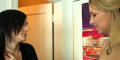 Carmen Callaway bangs Nikki Hearts with a huge strap on