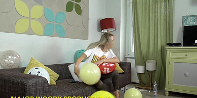 BTS NON POPPING WITH THE SEXY BIG BOOBS AMBER JAYNE