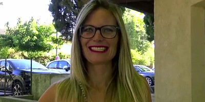 Two MILFs and one lad are having outdoors 3some at the picnic