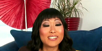 Slutty Asian babe Yuki Mori gets her vulva destroyed with dude's BBC