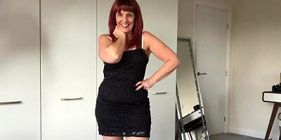 Hot UK step mum shows all