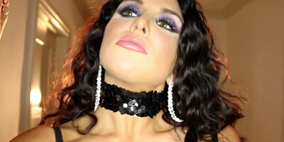 Astonishing brunette babe Romi Rain is playing with her wet pussy