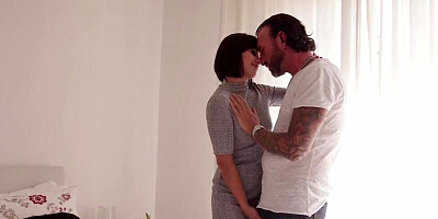Cheating housewife Alisya Gapes is screwed by inked man Fausto Moreno