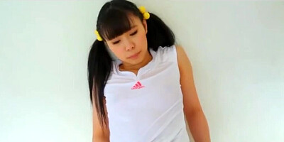 Gravure Idol Rina Naruse Teases in the Garden then Pulls Wet Panties