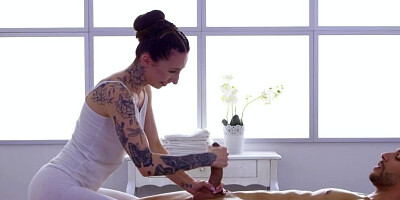 Tattooed masseuse sucks client's cock and gives him wet pussy