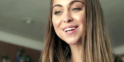 Cheerleader Stepdaughter Riley Reid Fucks Daddy