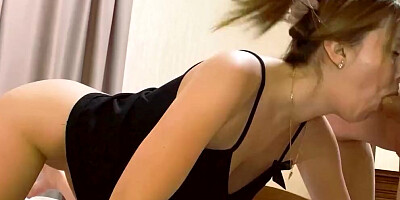 Stepdaughter's pussy suddenly started to itch, it's good that her stepdad was at home
