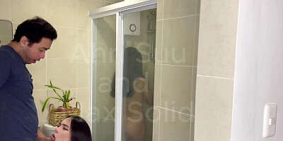 Kinantot ang kapatid habang naliligo si step sister risky bathroom sex