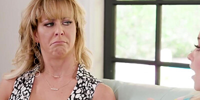 MOMMYS GIRL Cherie Deville Teaches Tricks to Blondie Chloe Cherry