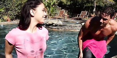 Gorgeous dick-riding session with a passionate brunette Daisy Summers