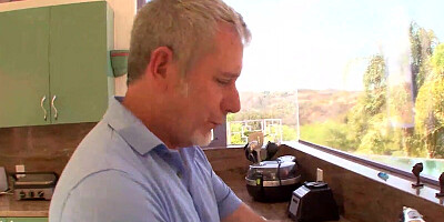 Ariana Grand Lets Stepdaddy Slide His Dick Inside Her Teen Pussy