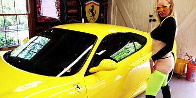 Nude car wash girl goes down on a lucky man and blows