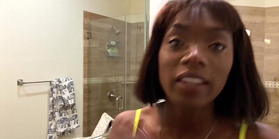 Enjoy the completely natural body of a smoking hot ebony woman Ana Foxxx