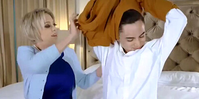 Dee Williams - StepMom demands Insemination