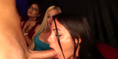 Horny MILFs are giving blowjobs to two well-endowed strippers