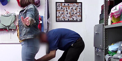 Glam Sovereign Syre ends up caught for stealing and fucked