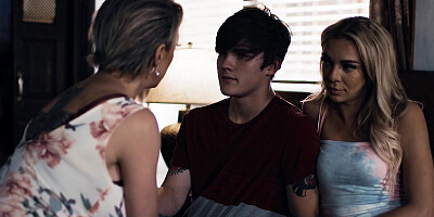 MILF Dee Williams is fucking with stepdaughter and her boyfriend