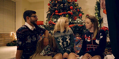 My Family Pies - Horny Sisters Get Brothers Cock For Xmas S1:E2