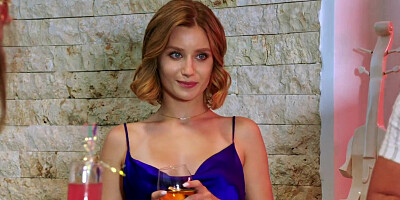 VIXEN Petite Lily is obsessed with seducing married men