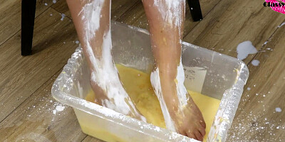 Classy Filth goes sploshing with custard