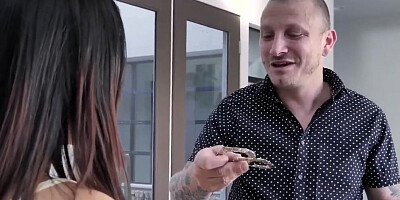 Elle Voneva & Ellie Idol are shagging in a 3some