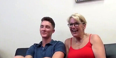 Blonde mature is an expert of dick sucking and riding