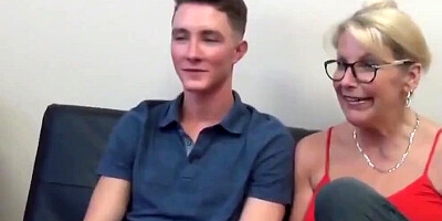 Blonde mature is an expert of dick sucking and riding