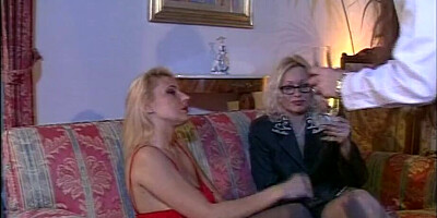 Ursula's warm friends! (Scene 01)