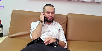 My boss invites me to his house to fuck and his wife almost discovers us kourtney_love